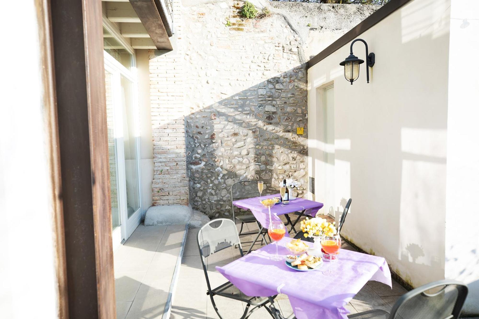 Relais La Rocca Bed & Breakfast *